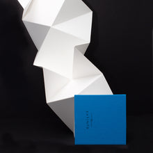Cargar imagen en el visor de la galería, Cuadernos únicos con plegados de papel Fabriano multitécnica. Hand made origami notebook.