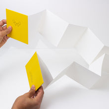 Load image into Gallery viewer, Acordeón doble, tamaño cerrado 13x13cm