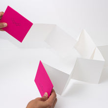 Load image into Gallery viewer, Acordeón doble, tamaño cerrado 13x13cm