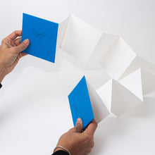 Load image into Gallery viewer, Acordeón doble, tamaño cerrado 13x13cm