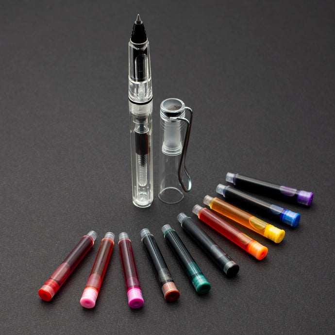 Bolígrafo con cargas de colores